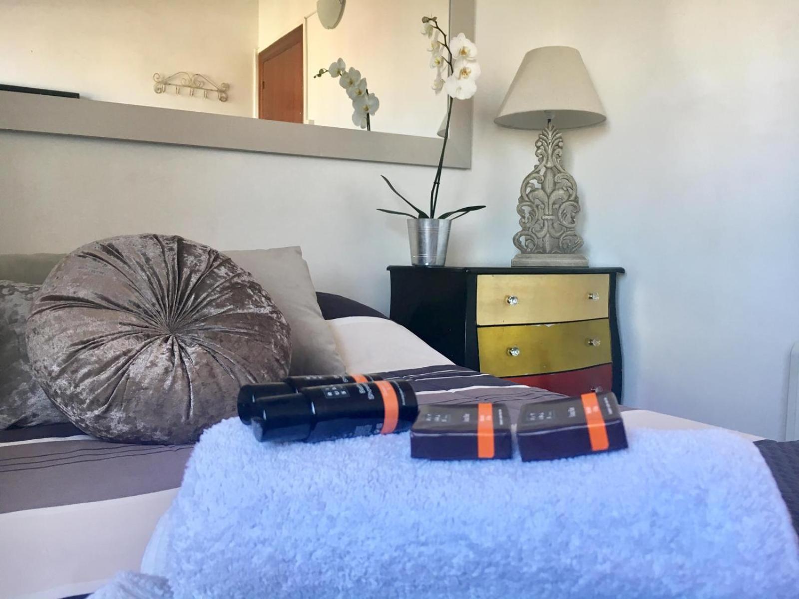 Private Rooms In City Center Barcelona Ngoại thất bức ảnh