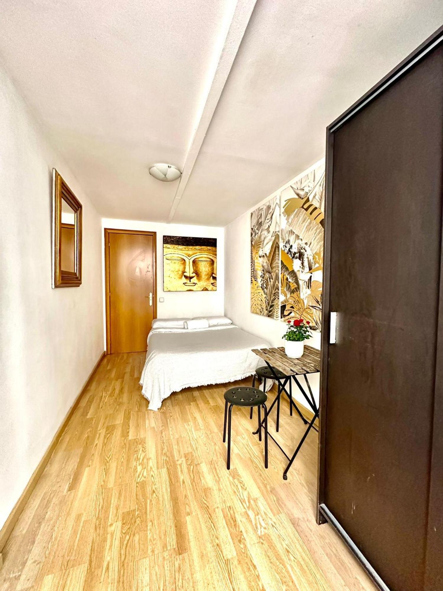 Private Rooms In City Center Barcelona Ngoại thất bức ảnh