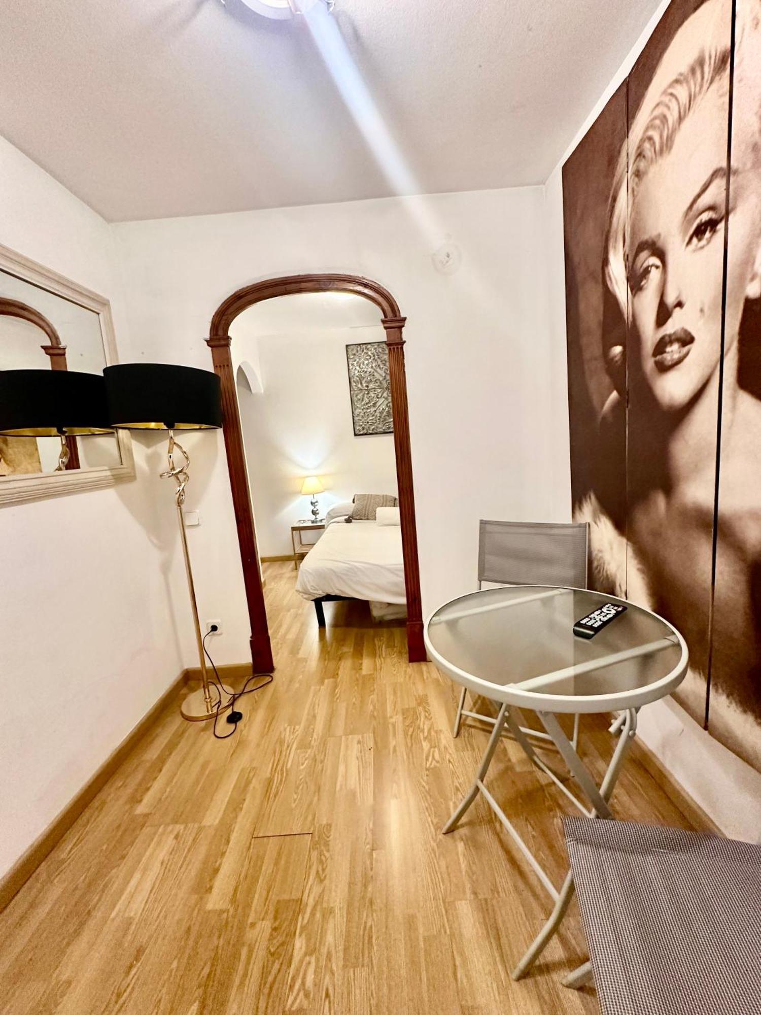 Private Rooms In City Center Barcelona Ngoại thất bức ảnh
